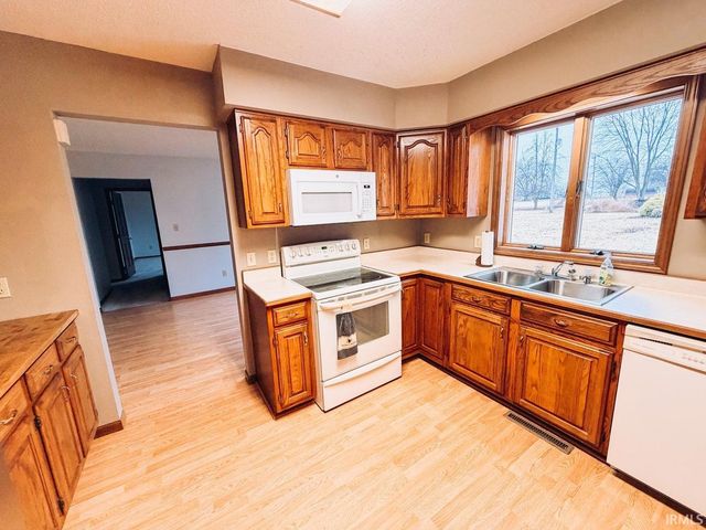 525 E Babcock Lane, Rensselaer, IN 47978