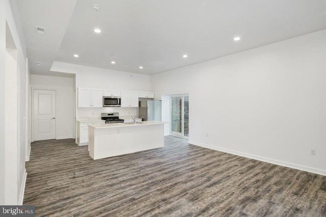 980 N MARSHALL ST, Philadelphia, PA 19123