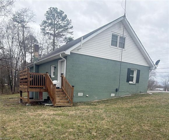 296 N Franklin Road, Mount Airy, NC 27030