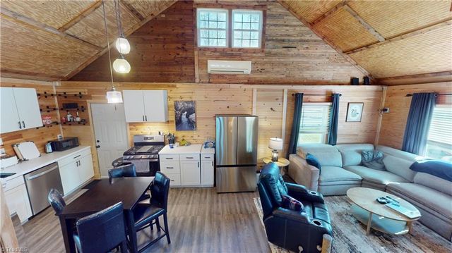 296 N Franklin Road, Mount Airy, NC 27030