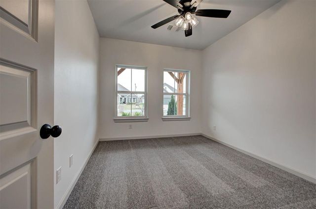 3332 Slate River Drive, Yukon, OK 73099