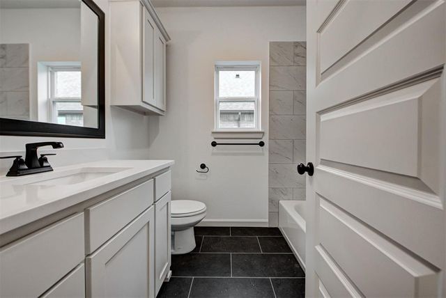 3332 Slate River Drive, Yukon, OK 73099