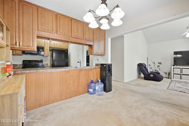 4803 Edge Valley Ln, Louisville, KY 40258