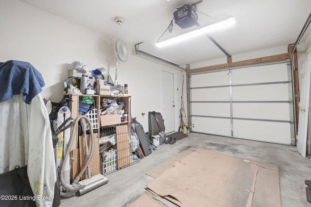4803 Edge Valley Ln, Louisville, KY 40258