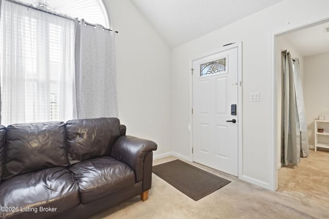 4803 Edge Valley Ln, Louisville, KY 40258