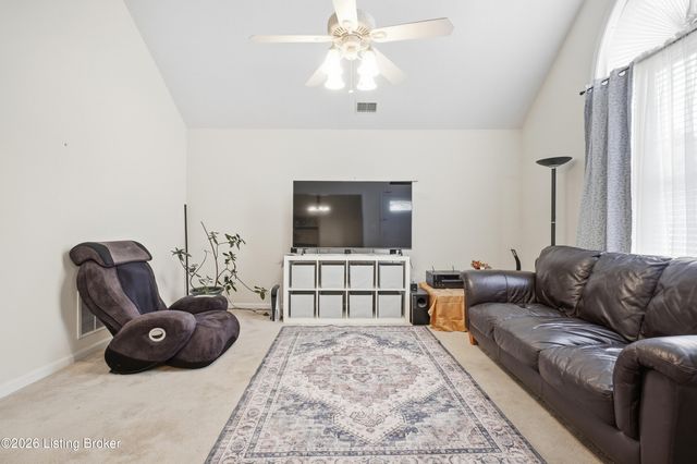 4803 Edge Valley Ln, Louisville, KY 40258