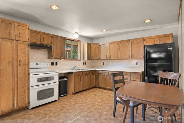 371 Lakeside Drive, Sedro Woolley, WA 98284