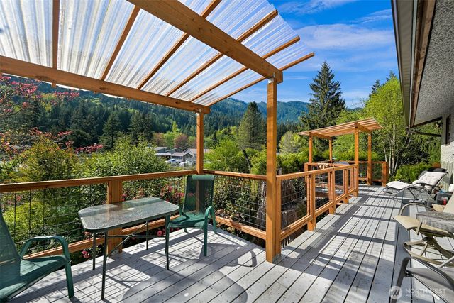 371 Lakeside Drive, Sedro Woolley, WA 98284
