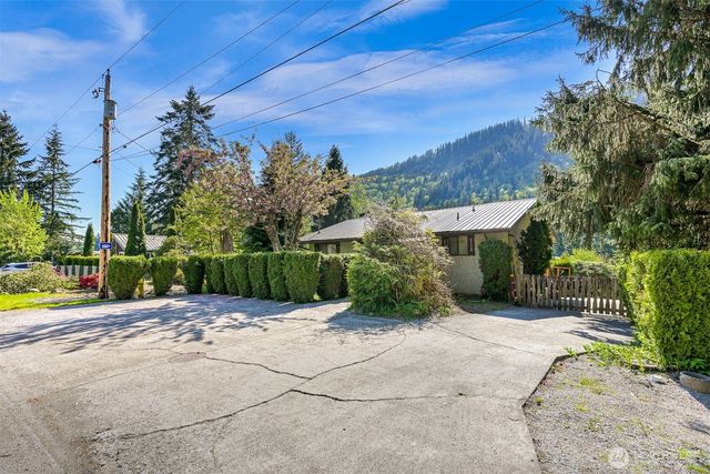 371 Lakeside Drive, Sedro Woolley, WA 98284