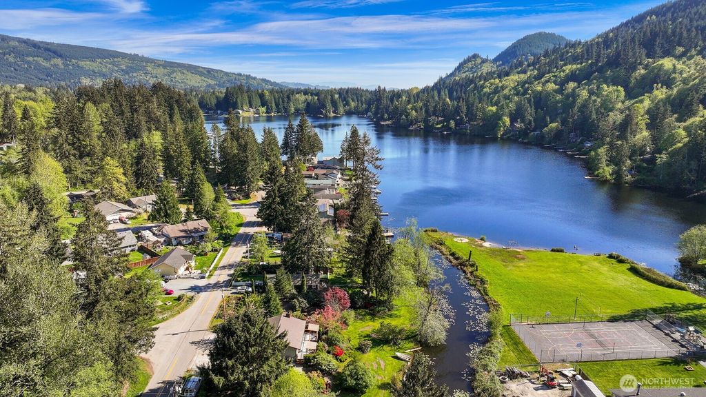 371 Lakeside Drive, Sedro Woolley, WA 98284