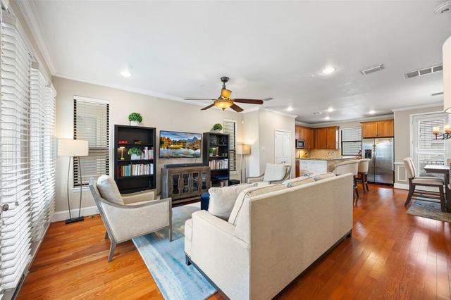 2320 Emancipation Avenue, Houston, TX 77004