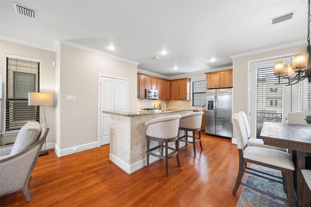 2320 Emancipation Avenue, Houston, TX 77004