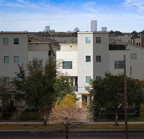 2320 Emancipation Avenue, Houston, TX 77004