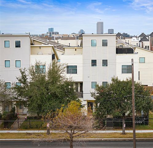 2320 Emancipation Avenue, Houston, TX 77004