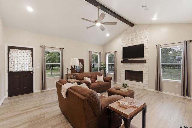 733 King Arthur Ct, Scroggins, TX 75480