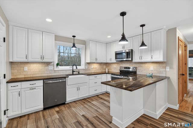 86 Hi Lea Farm Road, Colchester, CT 06415