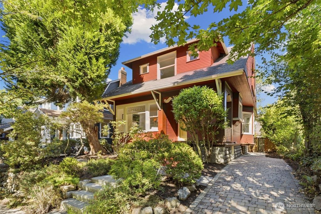 5246 12th Avenue NE, Seattle, WA 98105