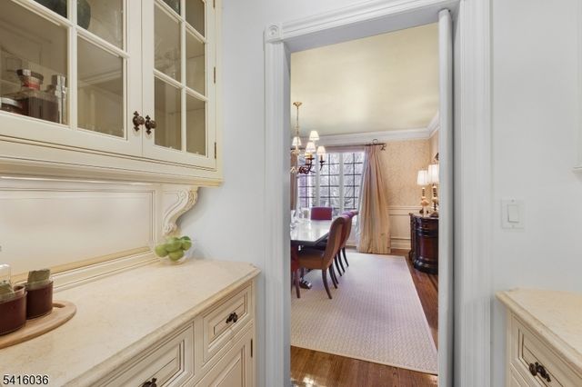 6 Thistle Ln, Warren Twp., NJ 07059