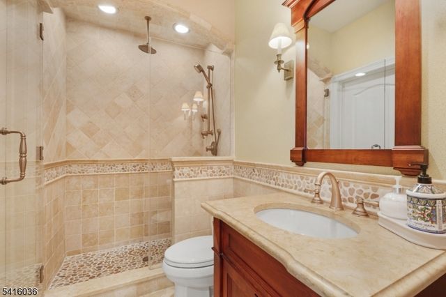 6 Thistle Ln, Warren Twp., NJ 07059