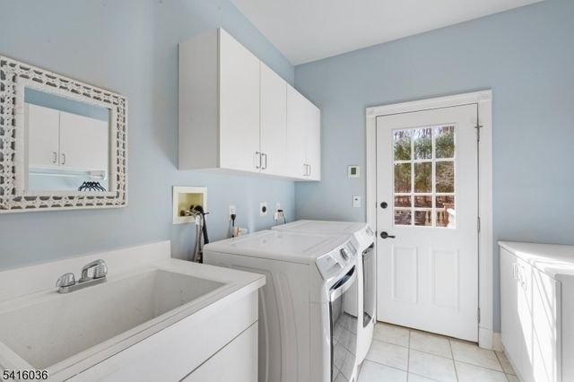 6 Thistle Ln, Warren Twp., NJ 07059