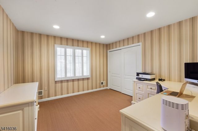 6 Thistle Ln, Warren Twp., NJ 07059