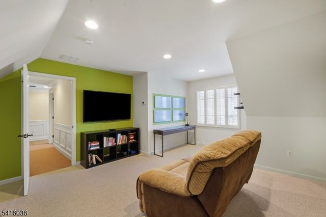 6 Thistle Ln, Warren Twp., NJ 07059