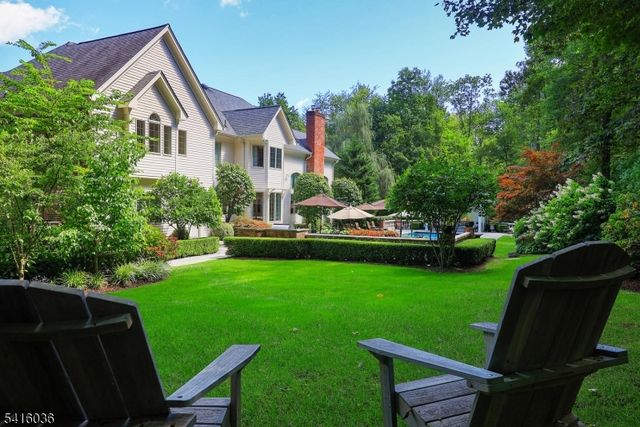 6 Thistle Ln, Warren Twp., NJ 07059