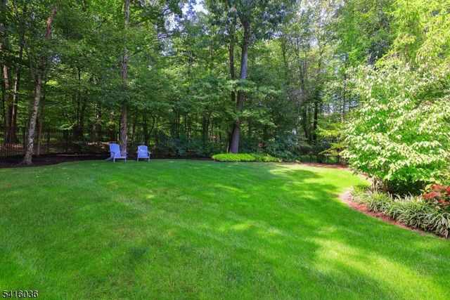 6 Thistle Ln, Warren Twp., NJ 07059