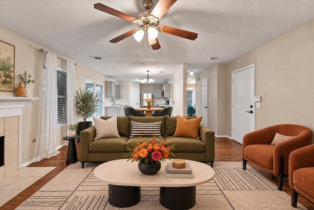 1424 Autumncrest Drive, Arlington, TX 76002