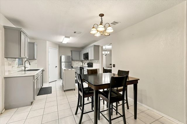 1424 Autumncrest Drive, Arlington, TX 76002