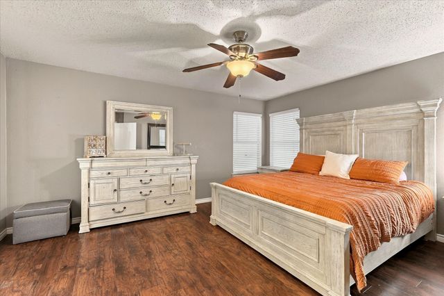 1424 Autumncrest Drive, Arlington, TX 76002