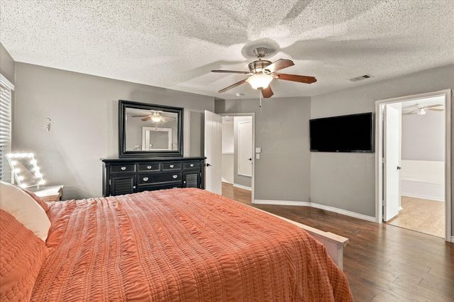 1424 Autumncrest Drive, Arlington, TX 76002