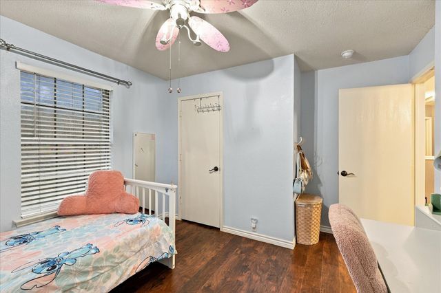 1424 Autumncrest Drive, Arlington, TX 76002
