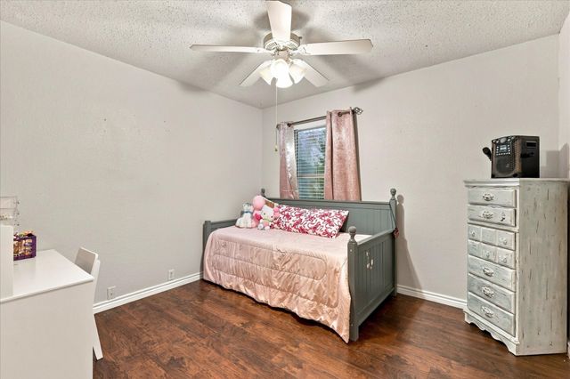 1424 Autumncrest Drive, Arlington, TX 76002