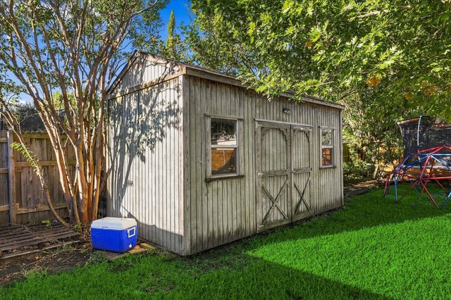 1424 Autumncrest Drive, Arlington, TX 76002