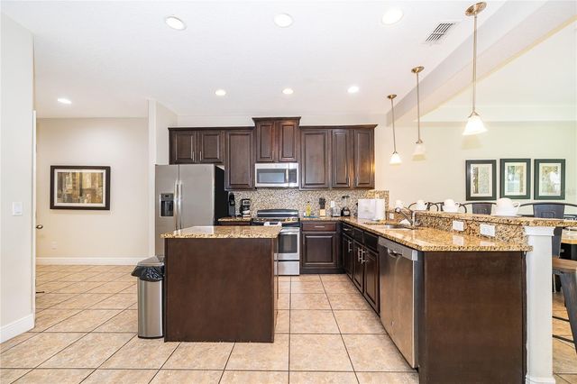 8127 ROSEVILLE BOULEVARD, Davenport, FL 33896