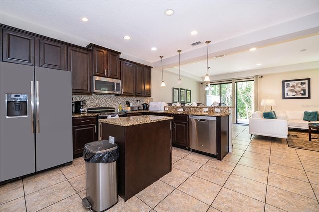 8127 ROSEVILLE BOULEVARD, Davenport, FL 33896