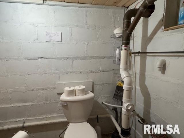 950 N 6TH Avenue, Canton, IL 61520