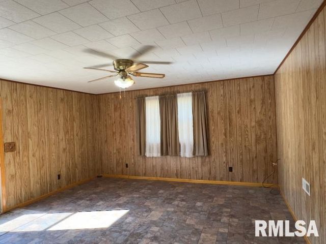 950 N 6TH Avenue, Canton, IL 61520