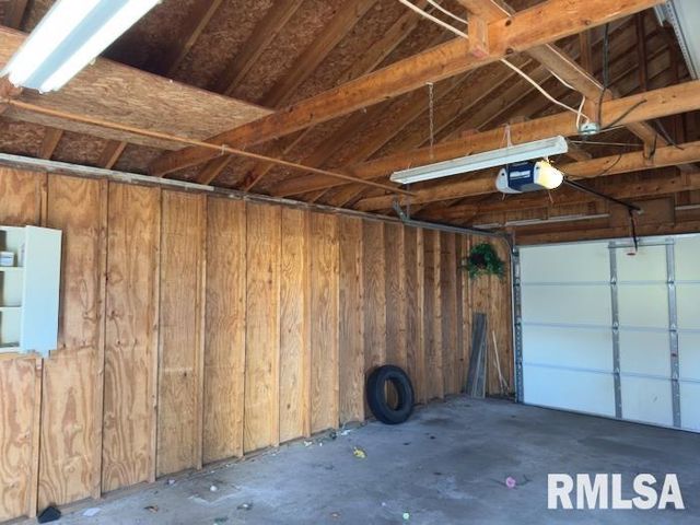 950 N 6TH Avenue, Canton, IL 61520