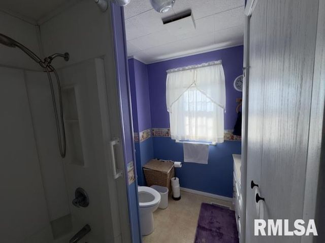 950 N 6TH Avenue, Canton, IL 61520