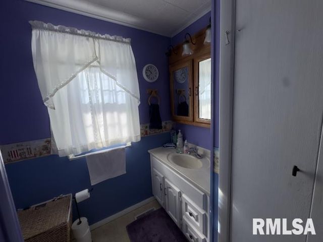 950 N 6TH Avenue, Canton, IL 61520