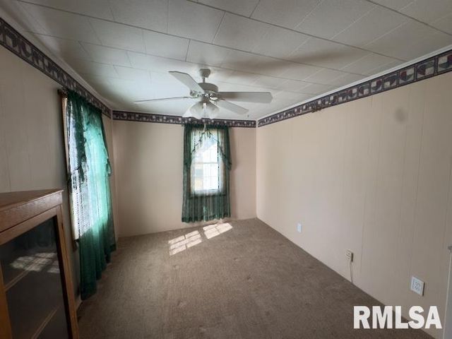 950 N 6TH Avenue, Canton, IL 61520