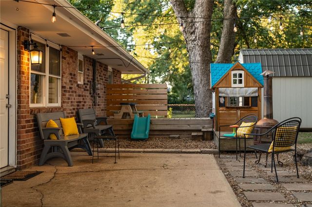 609 Dyer Street, Springdale, AR 72762