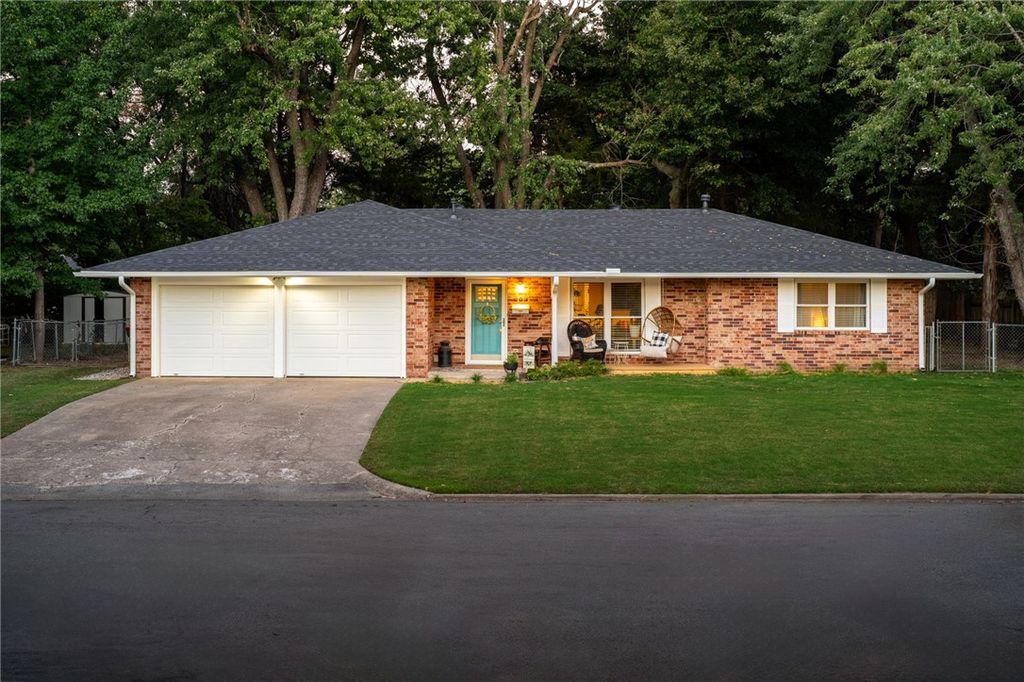 609 Dyer Street, Springdale, AR 72762