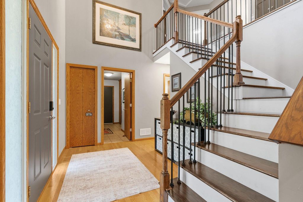 13306 Ellice Court, Apple Valley, MN 55124 — photo 5