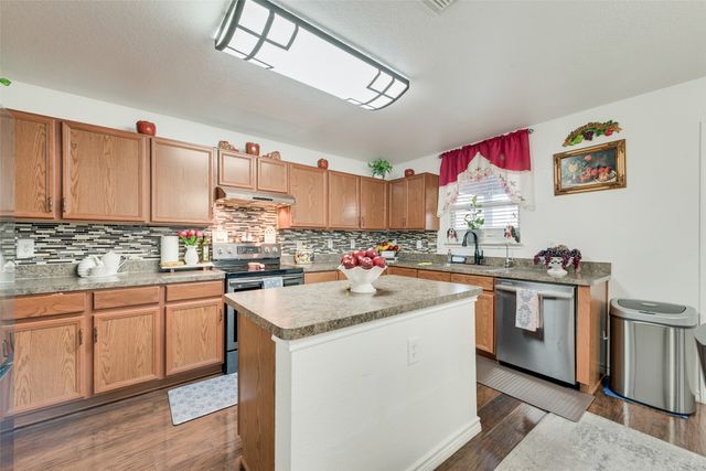 2012 Burnet Drive, Grand Prairie, TX 75052