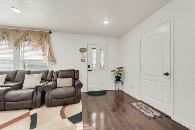 2012 Burnet Drive, Grand Prairie, TX 75052