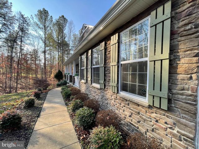 53 QUEEN LAURENS CT, Fredericksburg, VA 22406