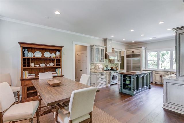 5741 Shadburn Ferry Road, Buford, GA 30518